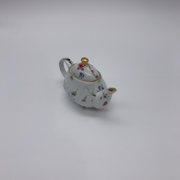 Special Place Victorian Style Miniature Teapot With Lid & Handle Floral Pattern - Picture 7 of 9